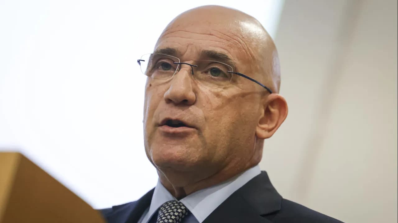 Passos Coelho ameaça regressar: o homem da austeridade volta