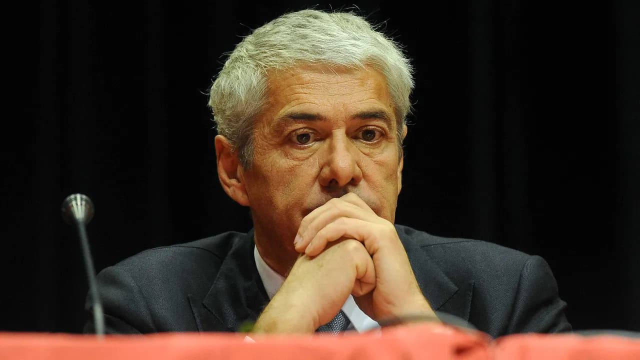 Sócrates já vai no sétimo advogado: circo judicial expõe