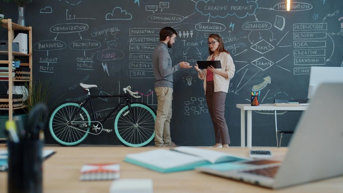 Escritório do futuro: menos secretárias e mais espaços de experiência