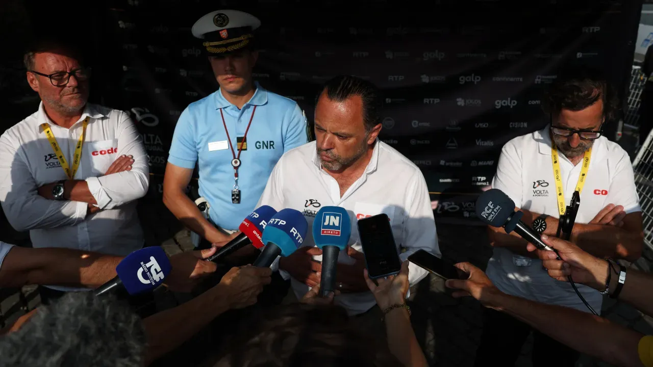 Morte de Finlay Tarling: Volta a Portugal continua, mas a dor fica