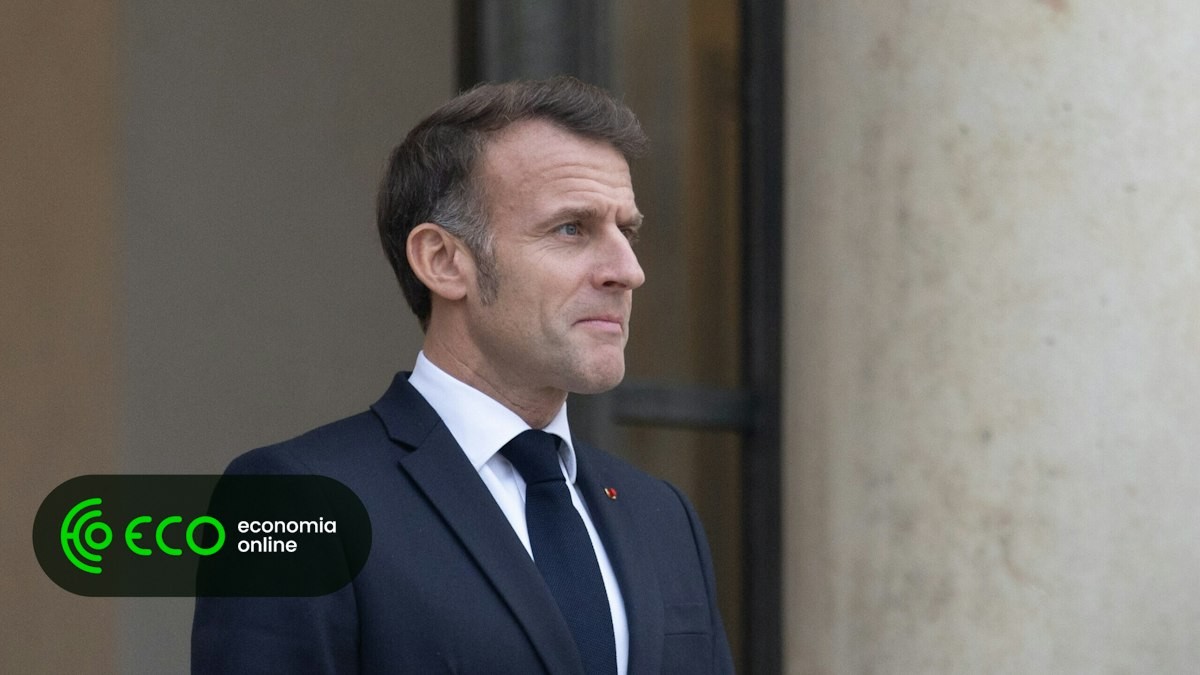 Macron quer satélites ao serviço do povo: telemóveis ligados ao espaço até 2030