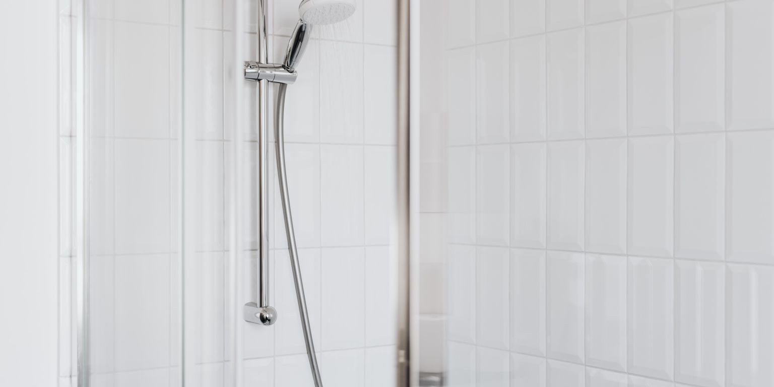Banho quente no Inverno: o que a água muito quente faz à pele